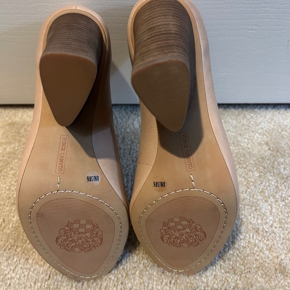 Vince Camuto heels - Picture 3 of 7